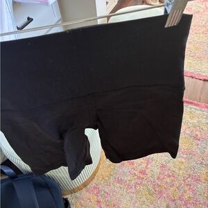 Lululemon mini biker shorts black